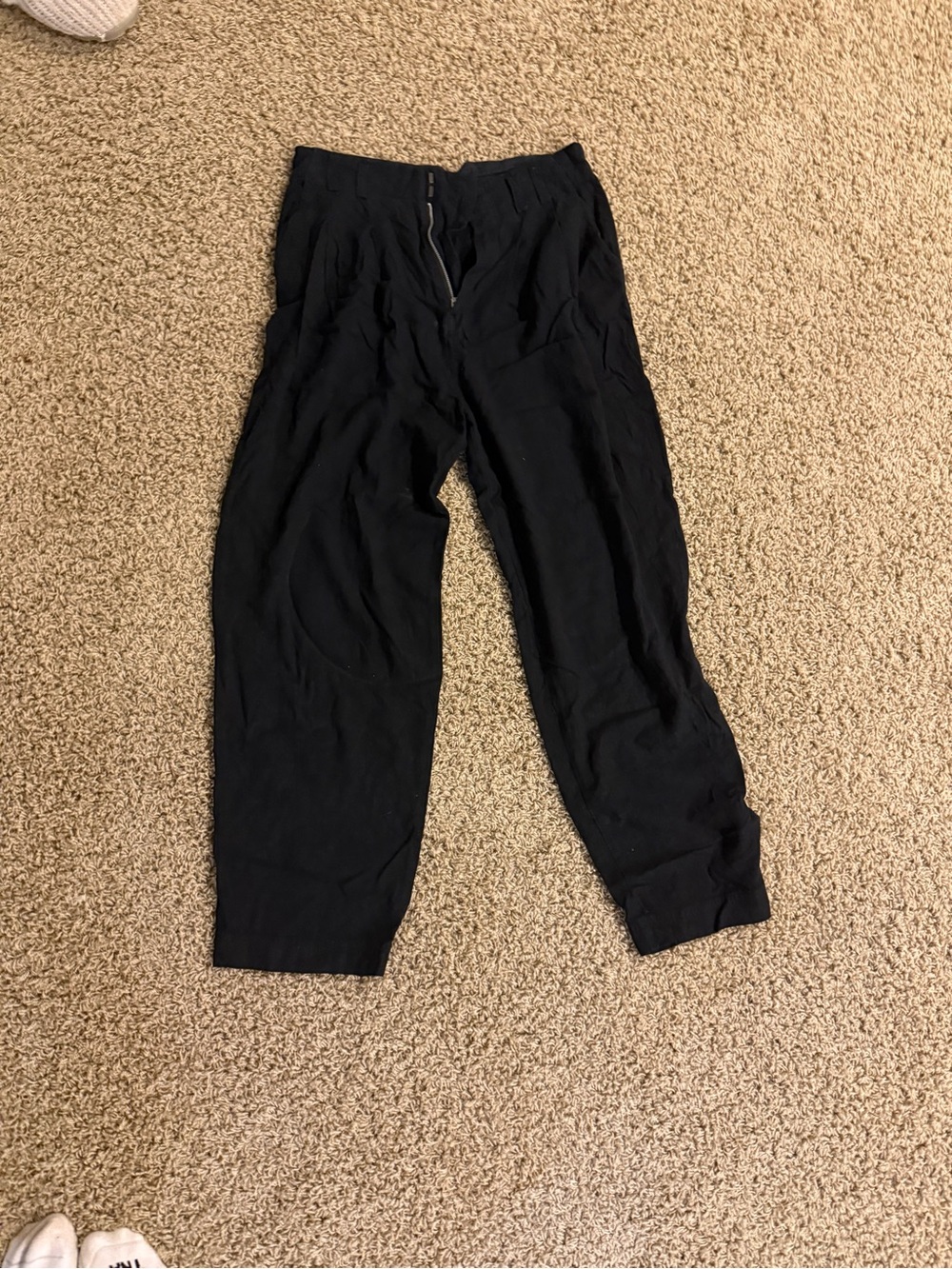 Women’s Black linen trousers with a loose fit